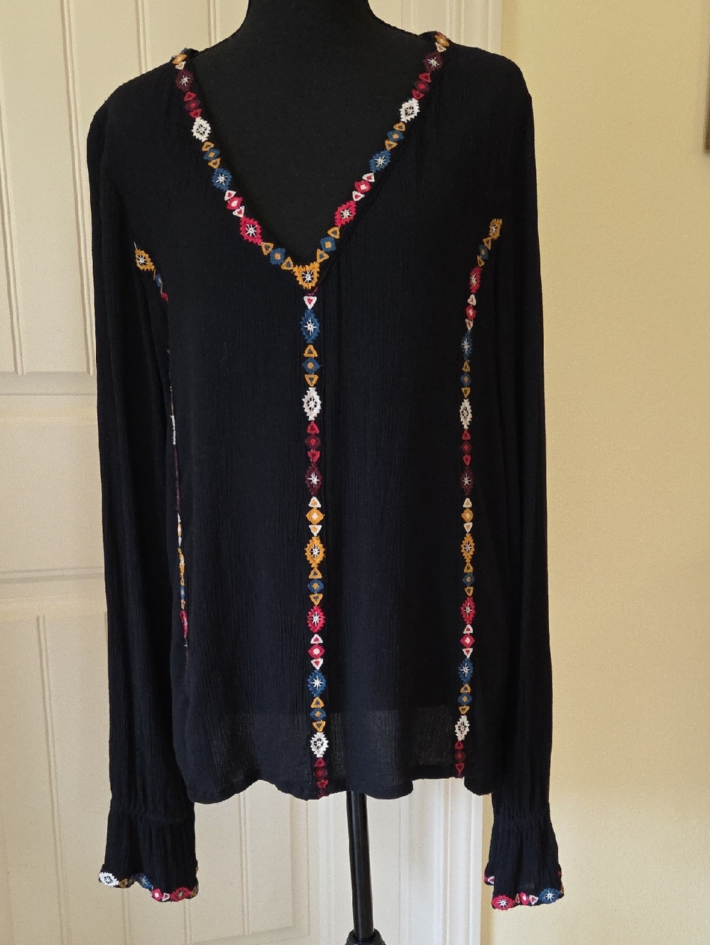 Shyanne Long Sleeve Embroidered V-Neck Top, Black, Size XL